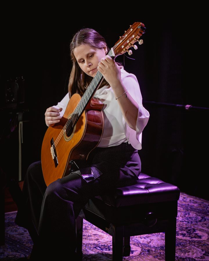 Matilde Freiria, guitar